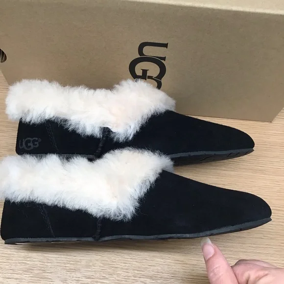Ugg Kendyl black size 5 slipper - Picture 3 of 9